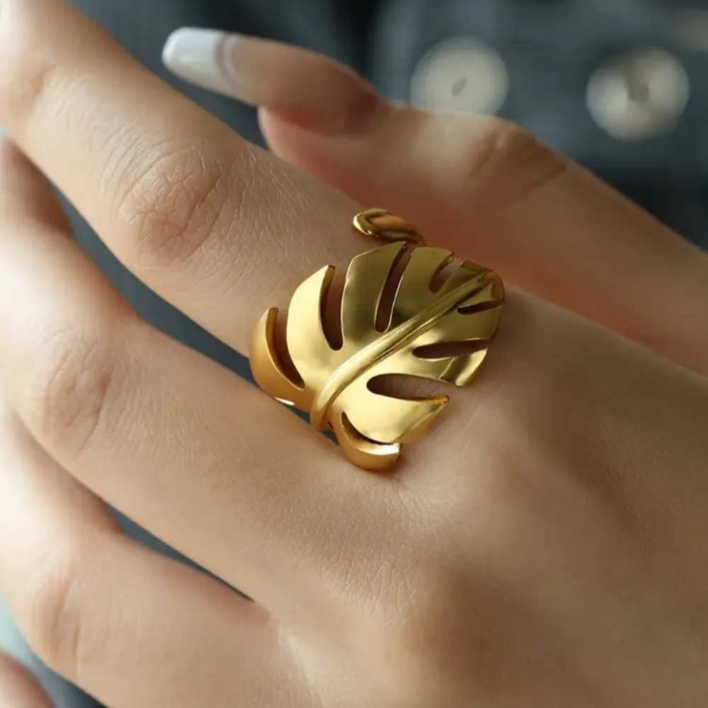 18 KT Gold Over Titanium Monstera Leaf  Ring